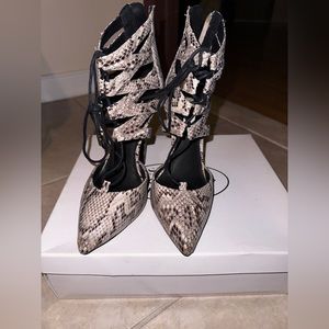 Steve Madden Spiral Tan Snake Heels size 7